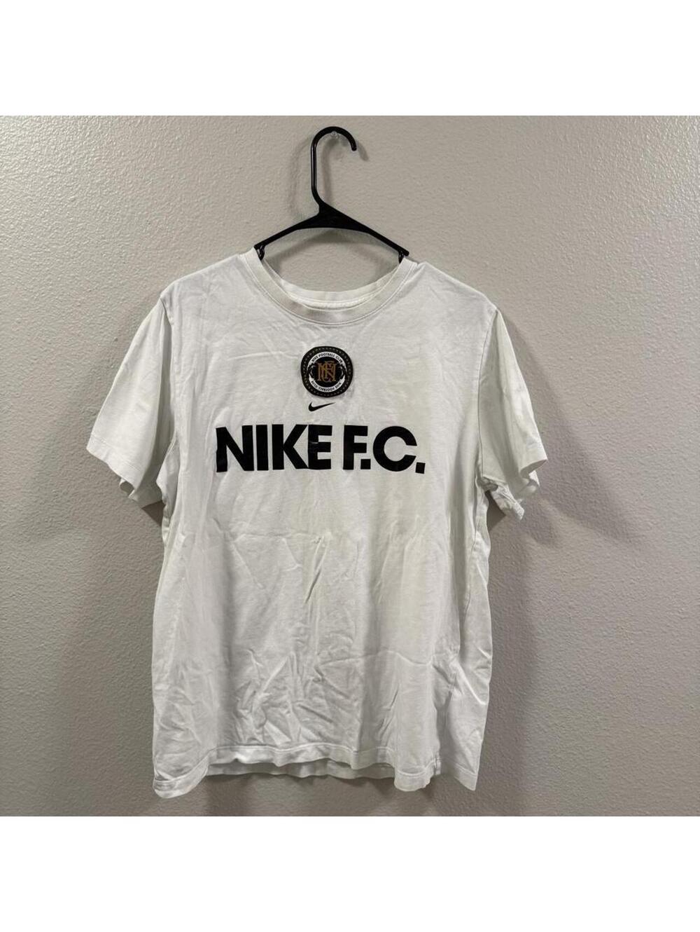 Nike Men's White Tshirt